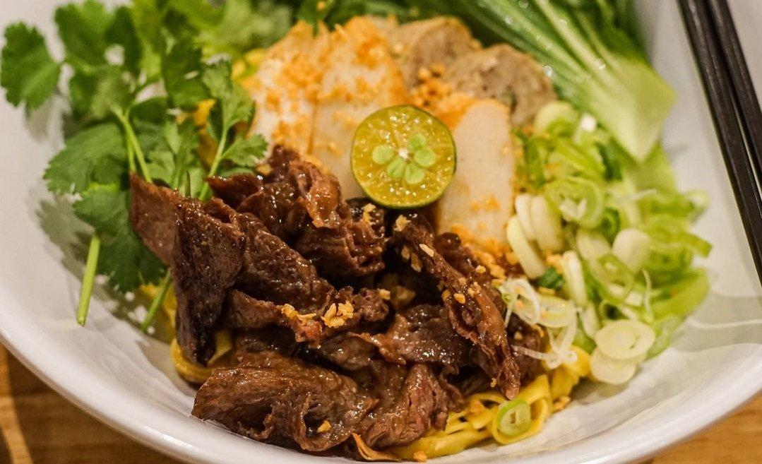 Warung Bakmi Mpek Tjoen.