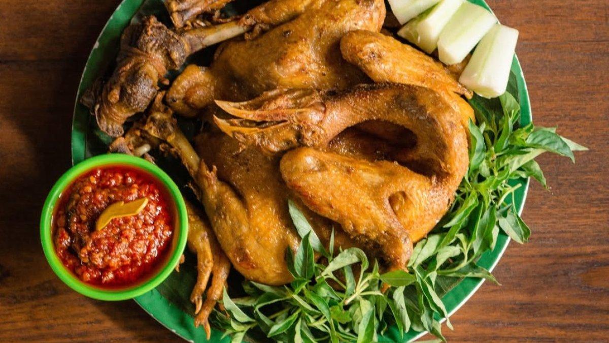 Warung Makan Kebon Ndhelik Pusat di Jogja