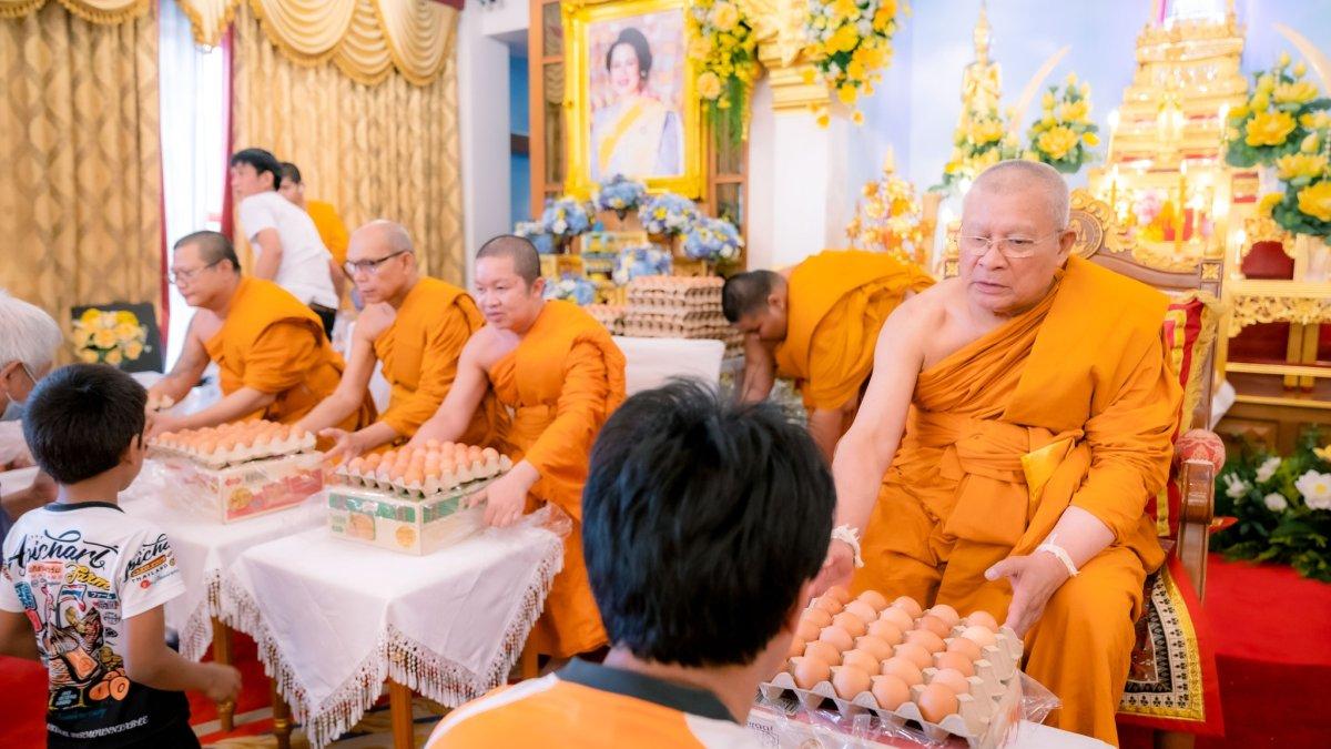 Wat Yan Nawa, satu tempat wisata gratis di Bangkok Thailand