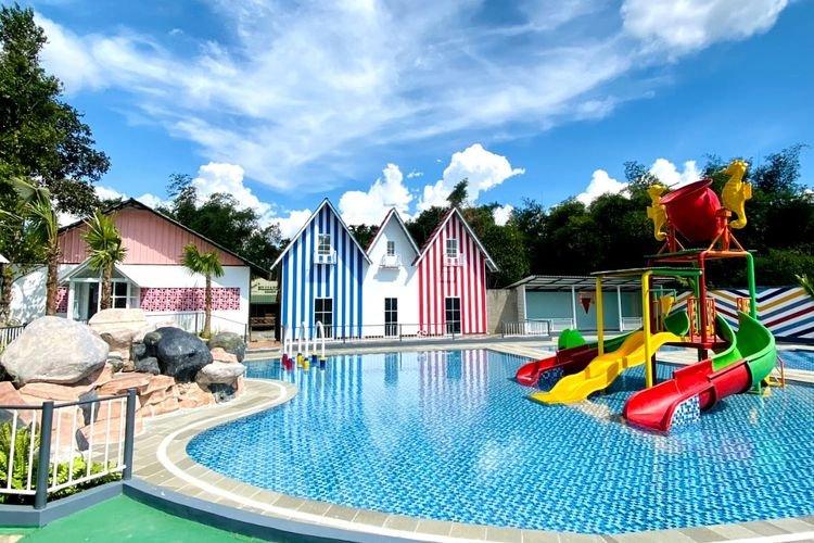 Waterpark di Wisata Alam Oasis, tempat wisata baru di Sukabumi yang ramah keluarga dan anak-anak.