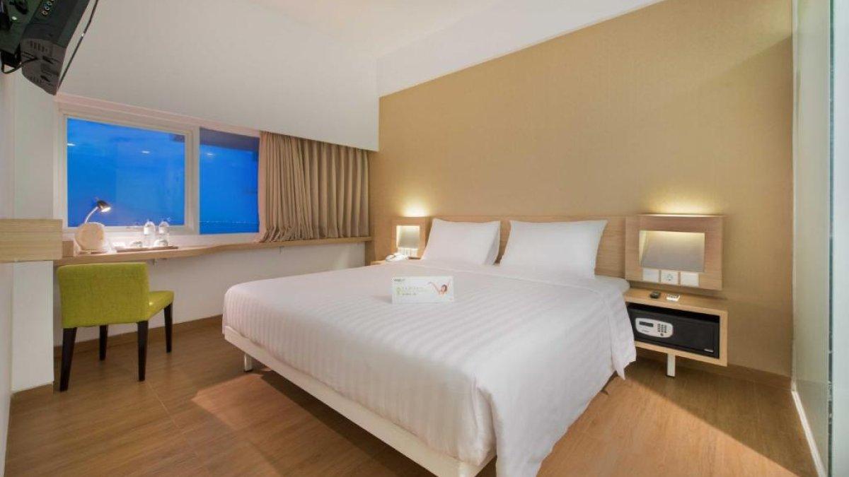 Ilustrasi tipe kamar yang ada di Whiz Prime Hotel Megamas Manado