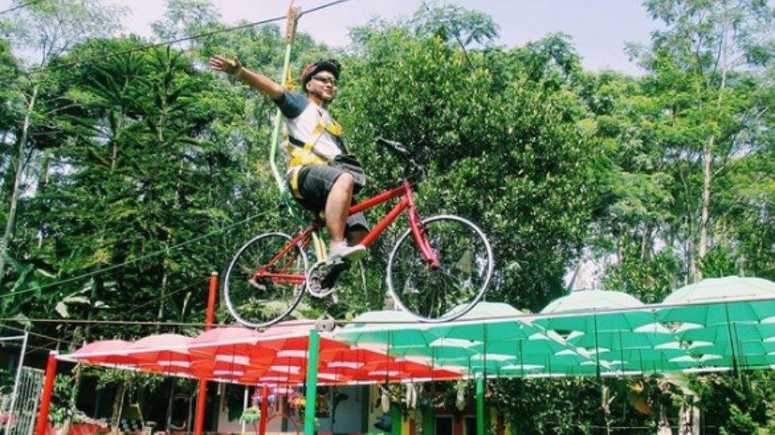 Wisata Bukit Flora Pasuruan.