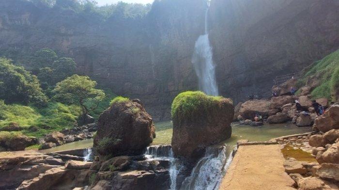 Curug Cimarinjung.