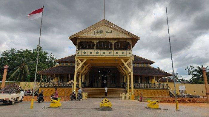Wisata Istana Kadriah Kesultanan Pontianak, Kalimantan Barat.