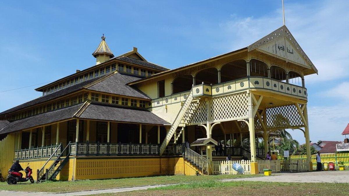 Wisata Istana Kadriah Kesultanan Pontianak