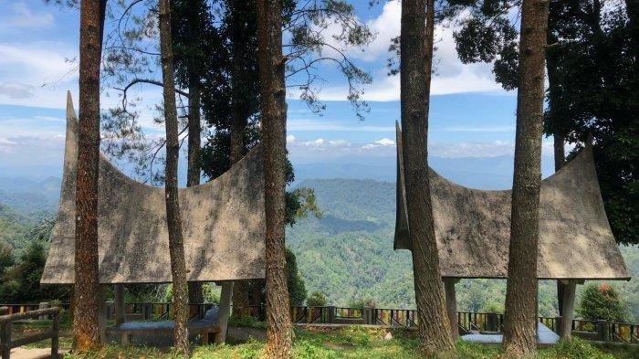 PUNCAK PATO - Puncak Pato terletak di Nagari Batu Bulek, Kecamatan Lintau Buo Utara, Kabupaten Tanah Datar, Sumatera Barat, yang tiap akhir pekan ramai pengunjung, Sabtu (3/5/2025).