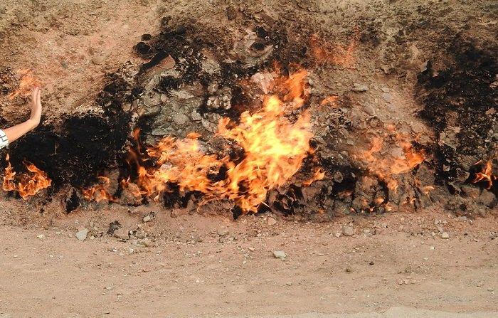 Ilustrasi manusia yang terbakar secara misterius.