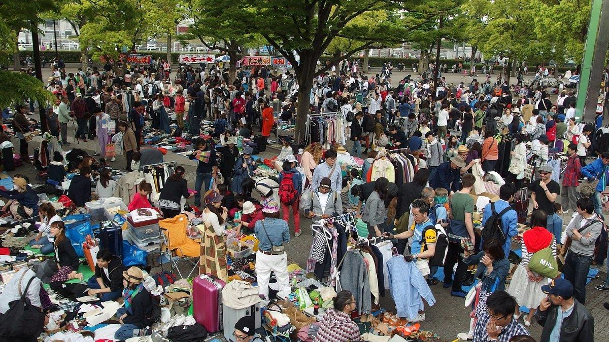 Yoyogi Park Markets, satu pasar loak terbaik di Tokyo Jepang buat berburu oleh-oleh murah dan unik.