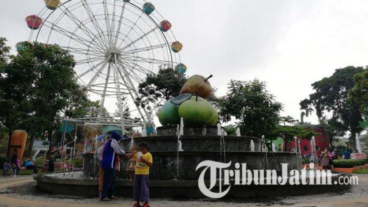 Alun-alun Kota Batu, Selasa (19/2/2019).