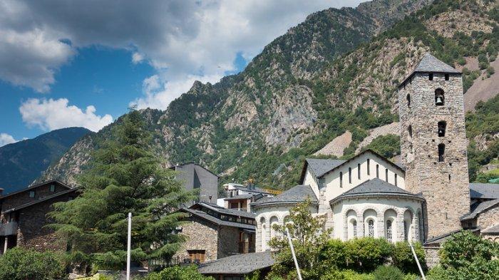 Andorra, satu negara di dunia yang tidak memiliki bandara.