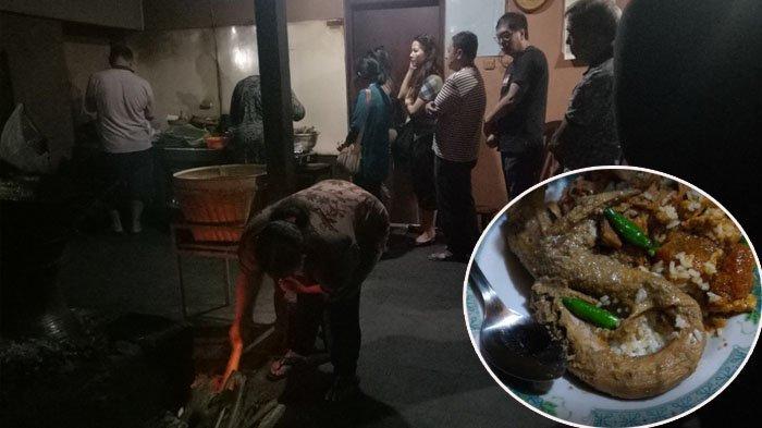 Antrian pembeli Gudeg Pawon di Jalan Janturan UH/IV No. 36, Warungboto, Umbulharjo, Warungboto, Umbulharjo, Kota Yogyakarta