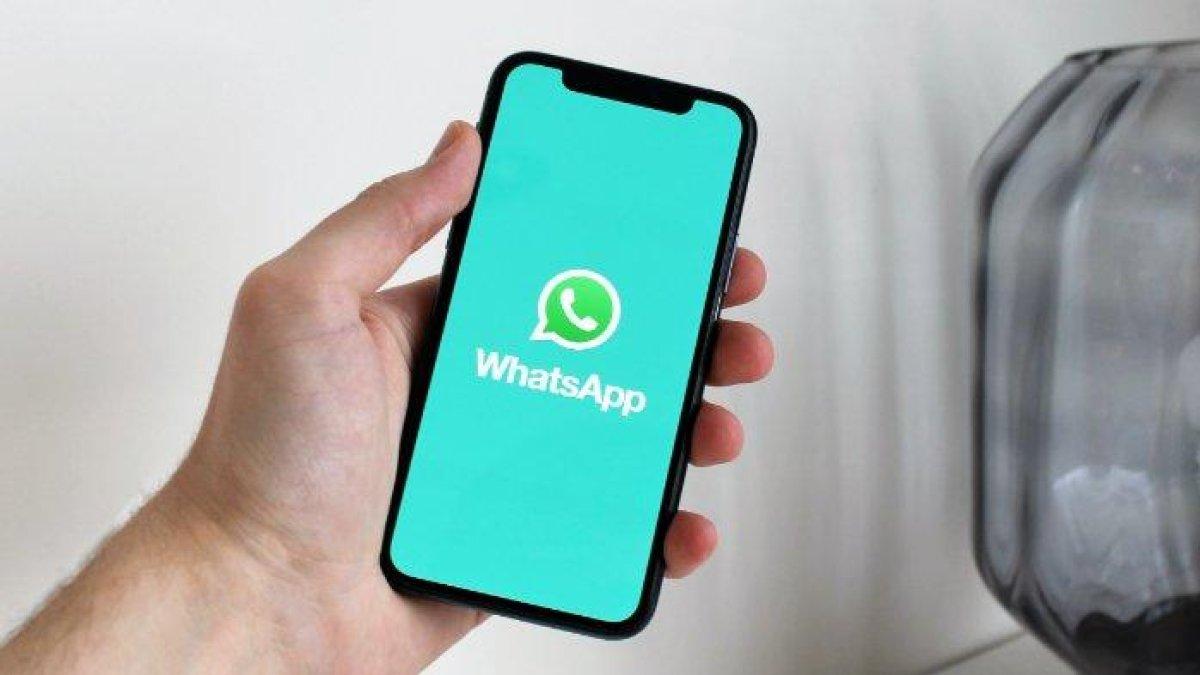 Aplikasi WhatsApp.