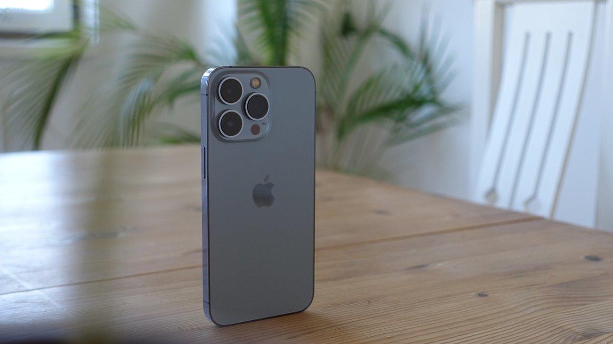 Apple iPhone.