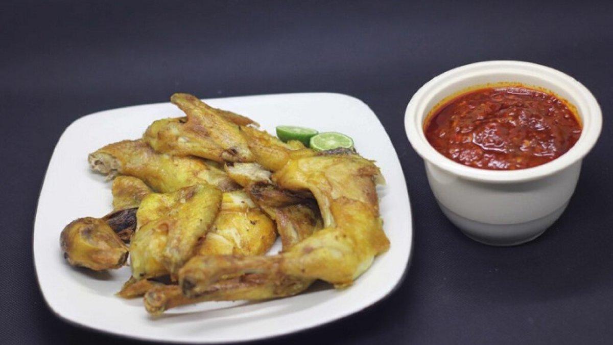 Sajian Ayam Goreng Berkah.