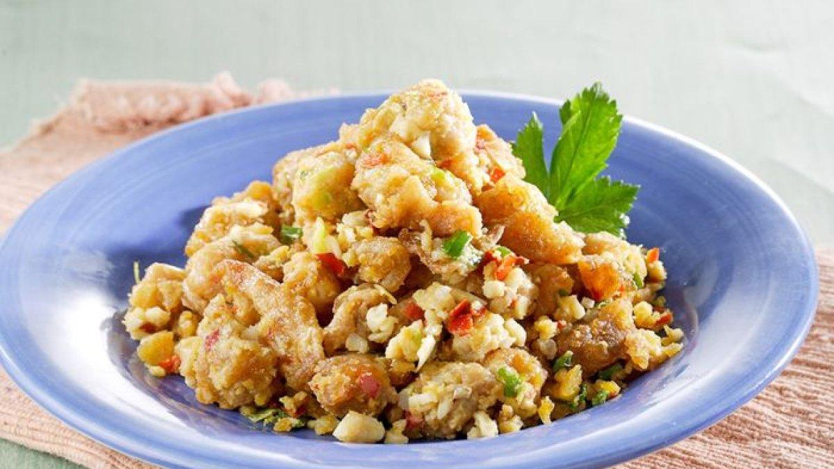 Ayam goreng telur asin.