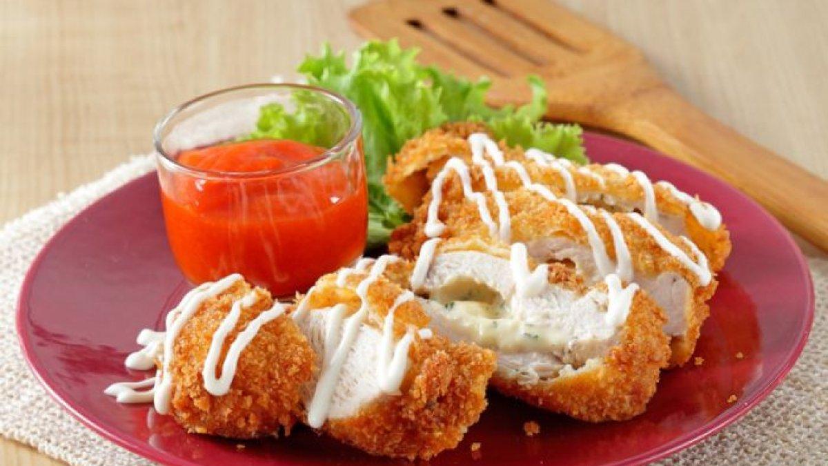 Ayam katsu keju.