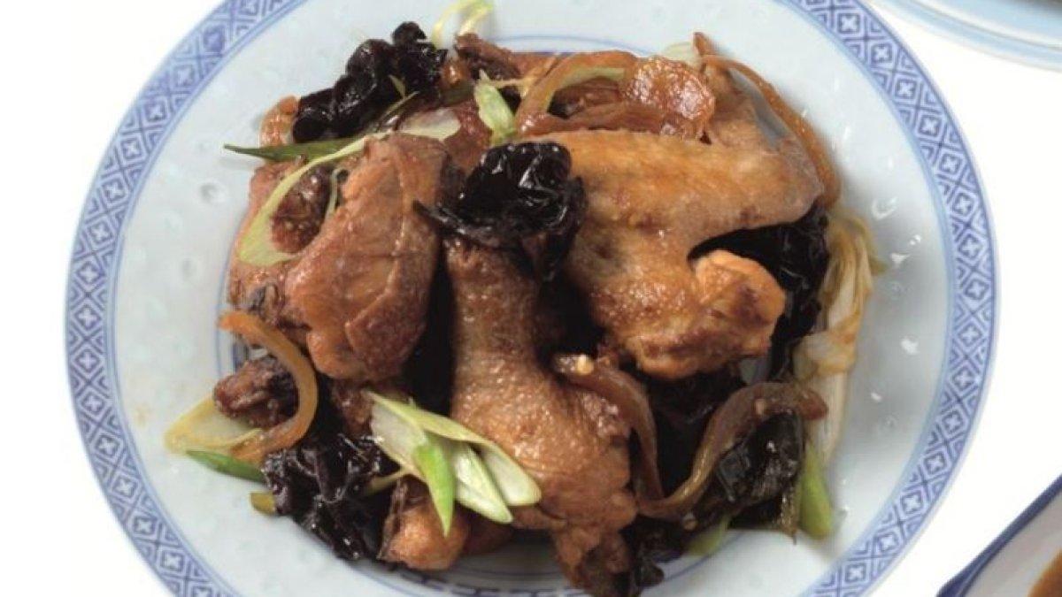 Ayam kecap jamur.