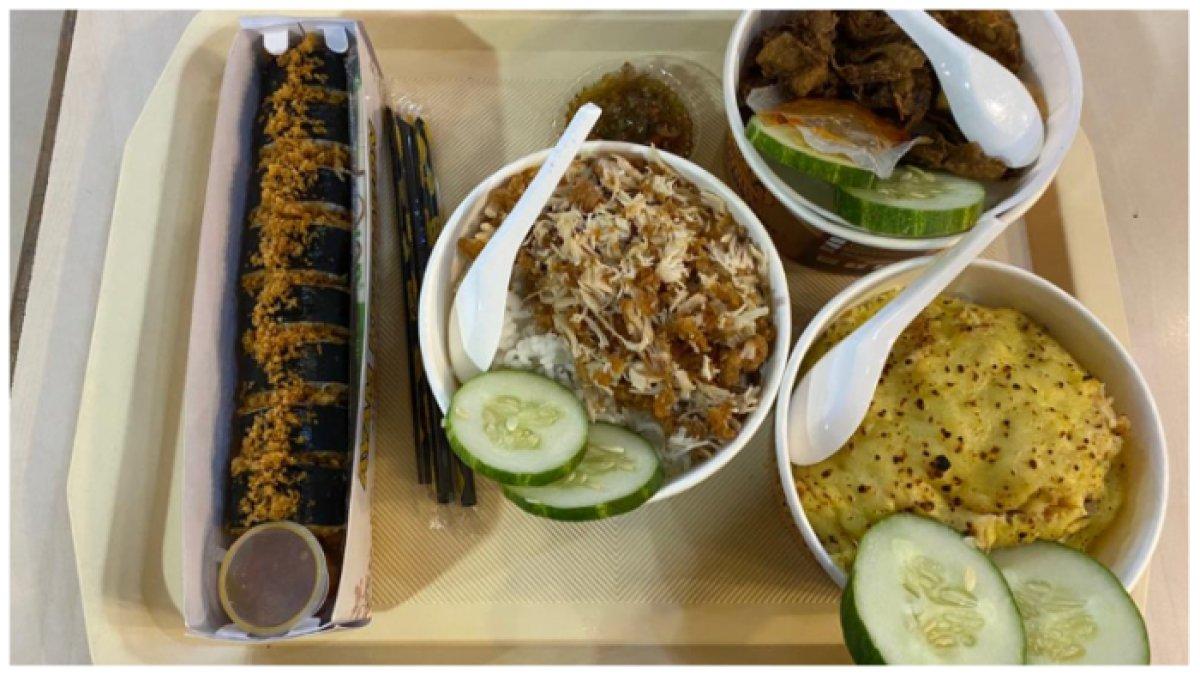 Menu-menu yang ada di Ayam Geprek Keprabon, Rabu (8/2/2023).