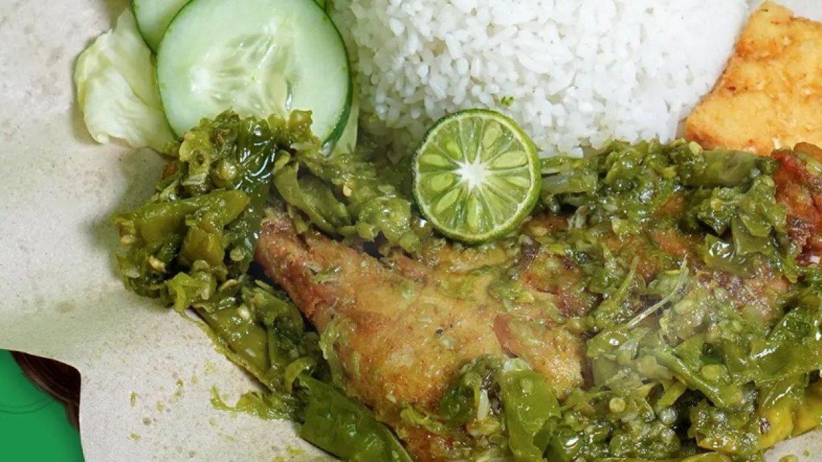 Ayam Penyet Cabe Ijo Mas Suryo.