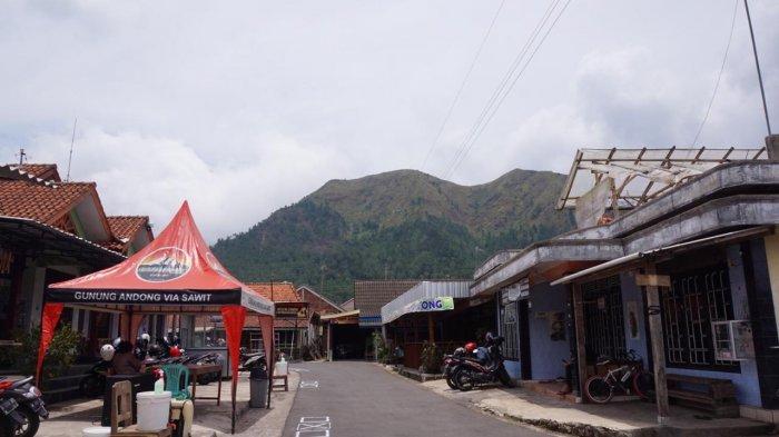 Basecamp Gunung Andong di Dusun Sawit, Desa Girirejo, Kecamatan Ngablak, Kabupaten Magelang, Minggu (18/10/2020).