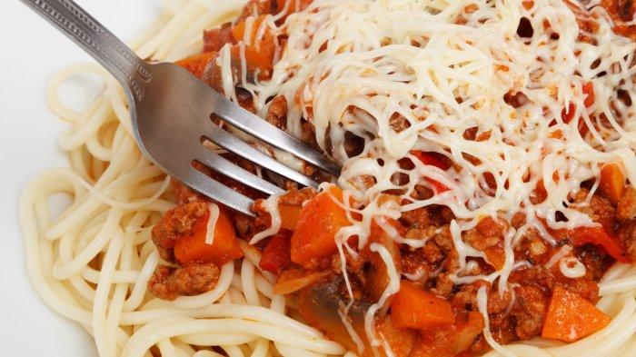 Ilustrasi pasta Italia untuk menu makan malam enak.