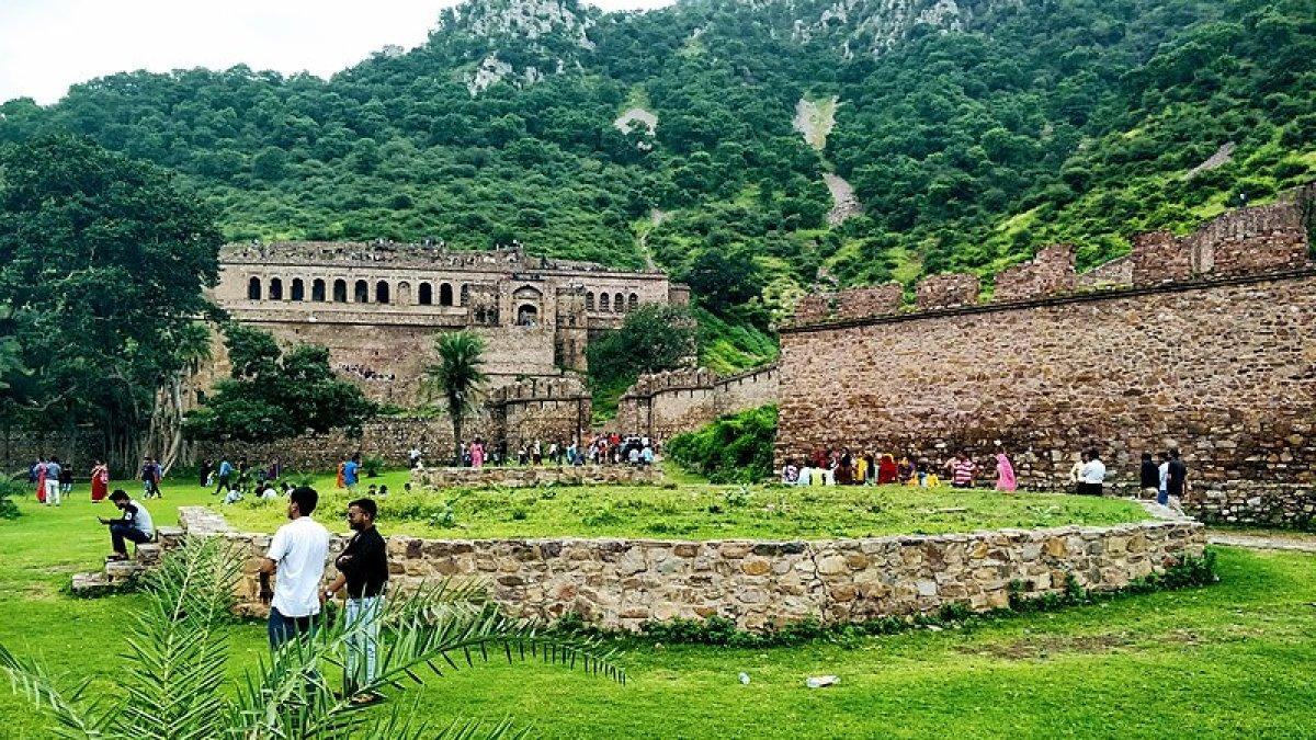 Benteng Bhangarh, satu tempat paling misterius di India.