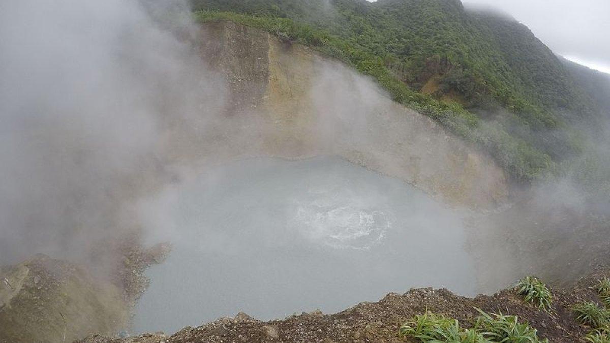 Boiling Lake, satu danau paling mematikan di dunia
