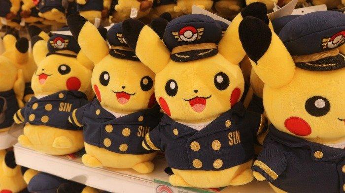 Boneka Pikachu di Pokemon Center.