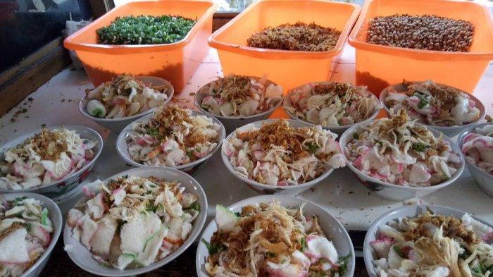 Bubur Ayam Pak Brewok.