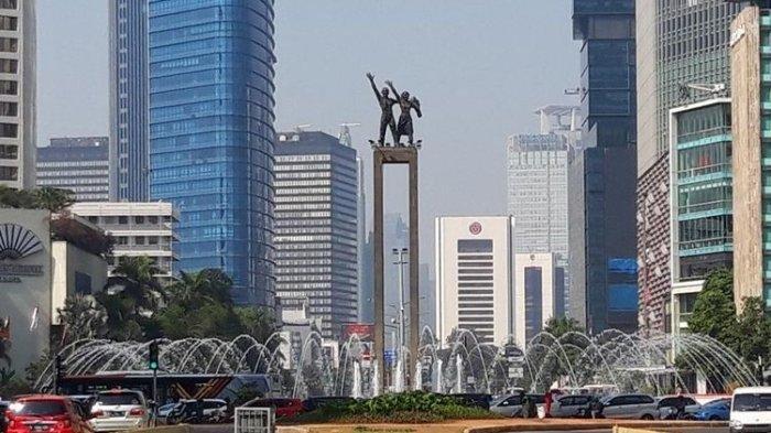 Patung Selamat Datang di Bundaran Hotel Indonesia (HI), Jakarta Pusat pada 18 Juli 2019, atau sebelum adanya halte Transjakarta Tosari-Bundaran HI.
