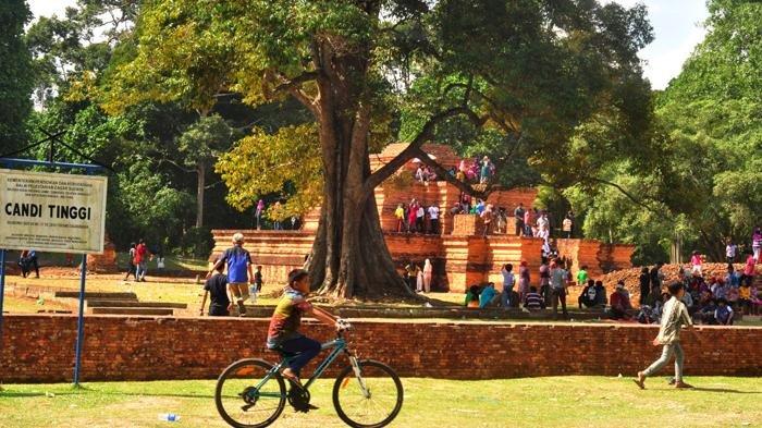 Candi Muaro Jambi, beralamat di Kecamatan Maro Sebo, Kabupaten Muaro Jambi, Provinsi Jambi.