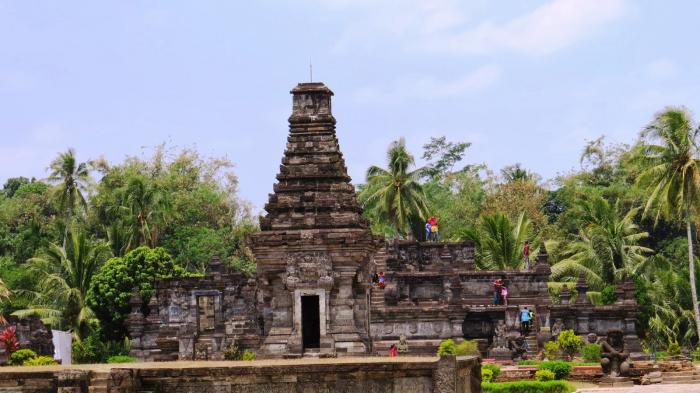 Candi Penataran.