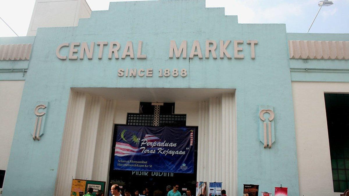 Central Market, satu pusat oleh-oleh terbaik di Kuala Lumpur Malaysia.