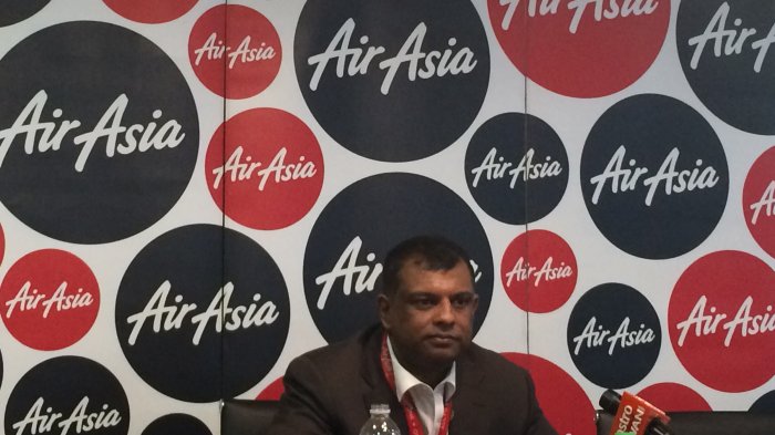 CEO AirAsia, Tony Fernandes dalam acara Santan Food Festival.