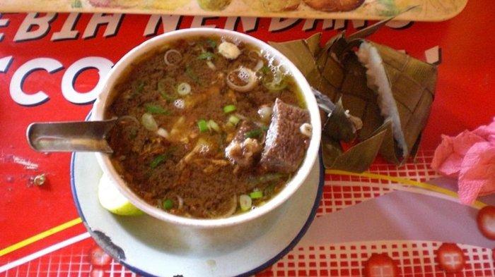 Coto Makassar, satu menu yang di Aroma Coto Gagak Cabang Surabaya