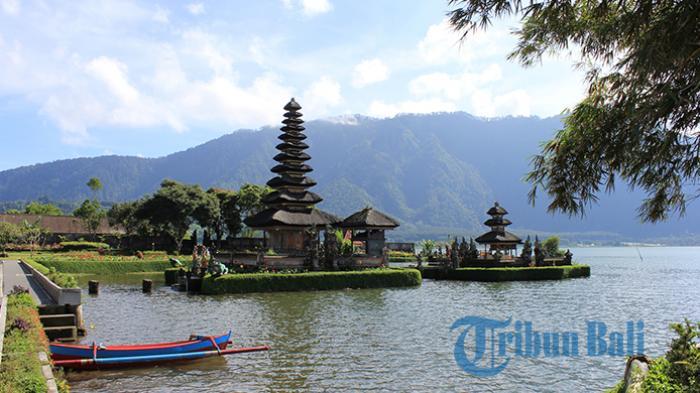 Danau Beratan di Bedugul, Bali.