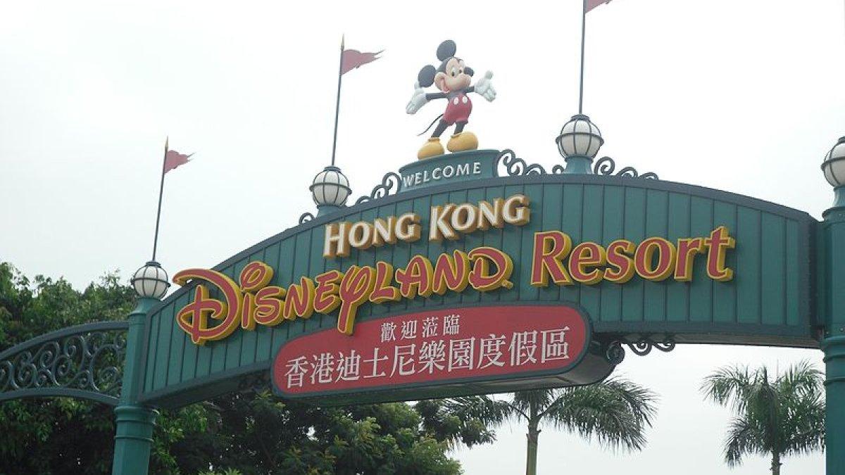 Disneyland Hong Kong, satu tempat wisata terbaik di Hong Kong
