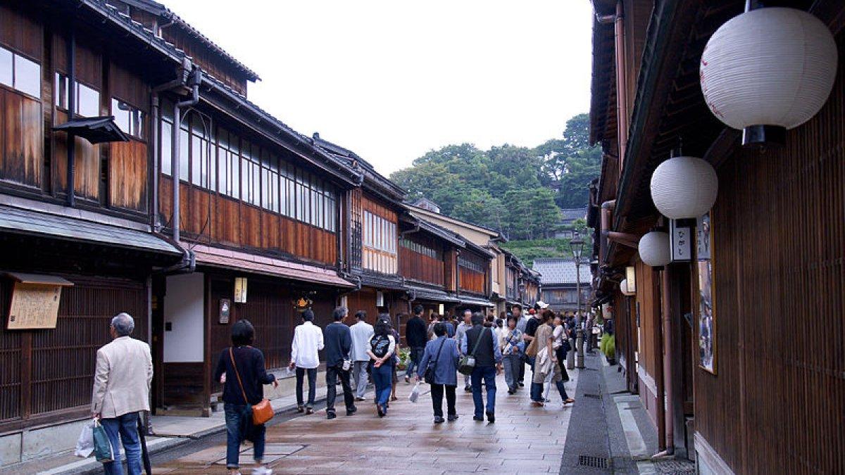Distrik Higashiyama, satu tempat wisata di Kyoto Jepang yang gratis dikunjungi buat liburan hemat anggaran.
