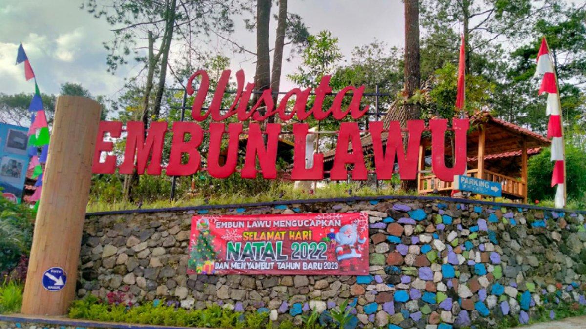 Embun Lawu merupakan tempat wisata favorit di Tawangmangu yang tawarkan wahana permainan seru dan cottage penginapan unik, Rabu (11/1/2023).