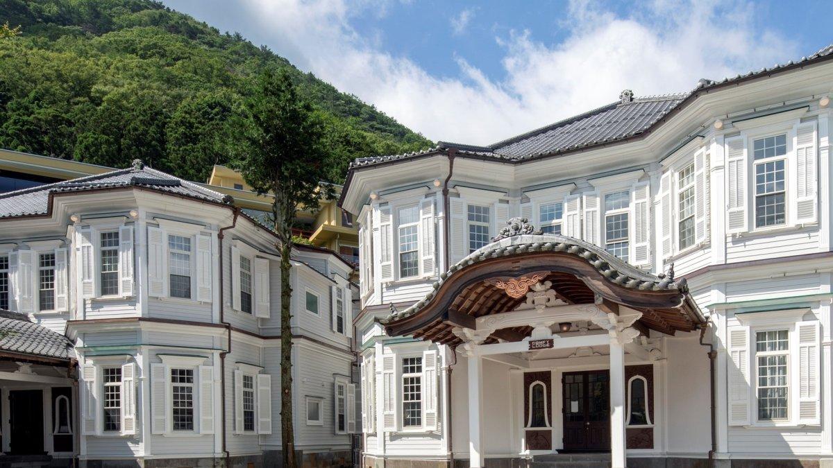 Fujiya Hotel, satu tempat wisata terbaik di Hakone Jepang.