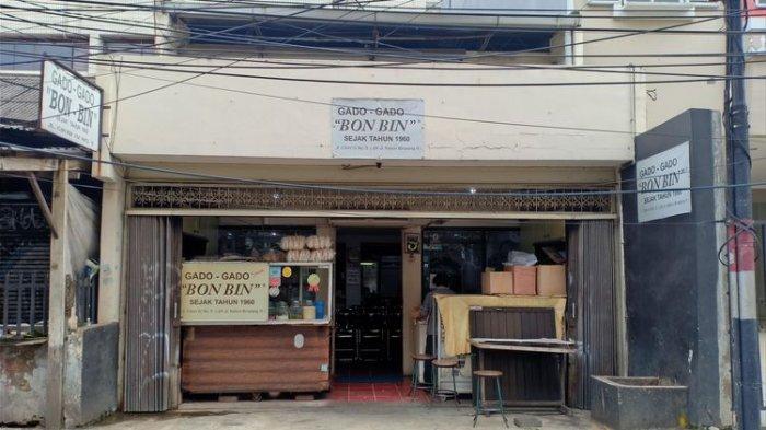Warung gado-gado Bon Bin di kawasan Cikini, Jakarta.