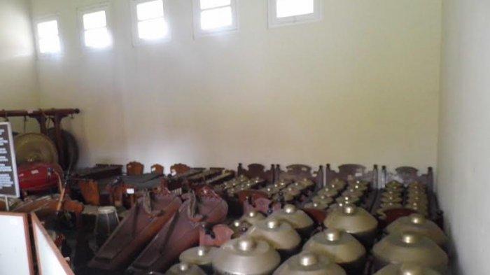 Gamelan tua yang tersimpan di Lokananta