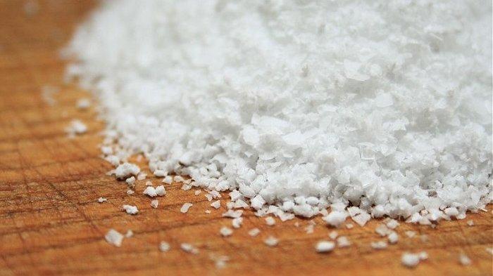 Garam, satu bahan makanan yang tak pernah kadaluwarsa.
