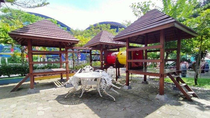 Gazebo-gazebo di Taman Cerdas Soekarno-Hatta Surakarta, Sabtu (10/7/2021).