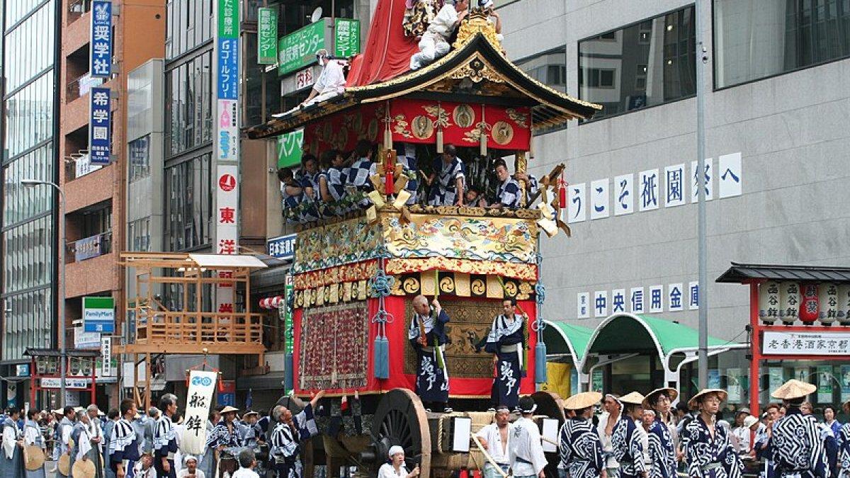 Gion Matsuri adalah satu festival terbesar dan paling terkenal di Jepang.
