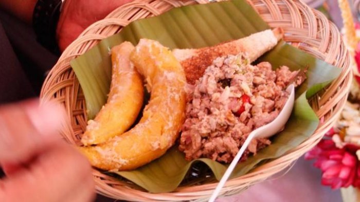 Gohu ikan dibuat dari ikan tuna mentah.