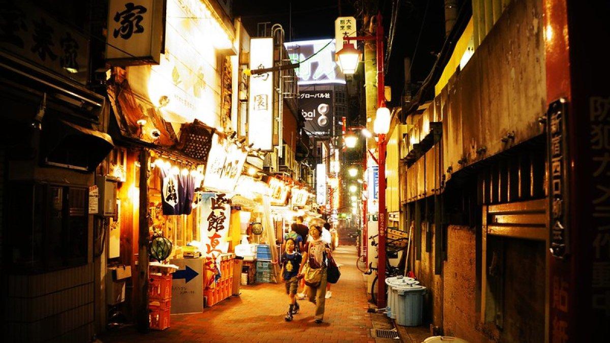 Golden Gai, satu tempat wisata yang bisa kamu temukan di Kabukicho, Jepang