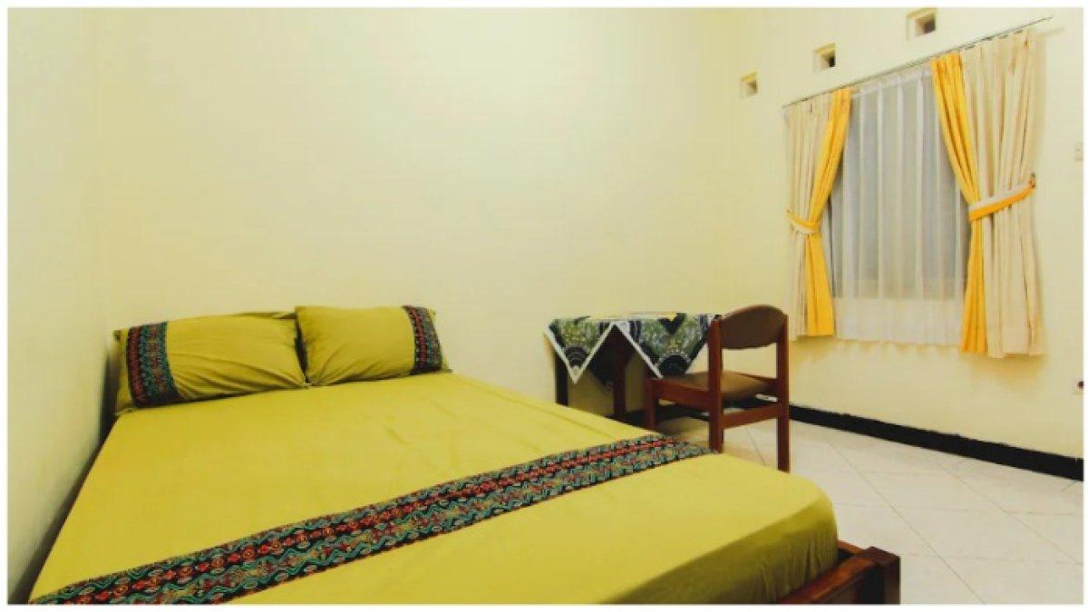 Griya Batik Giri Sekar Homestay Syariah, menjadi slaah satu hotel murah di Jogja dibawah Rp 100 ribu.