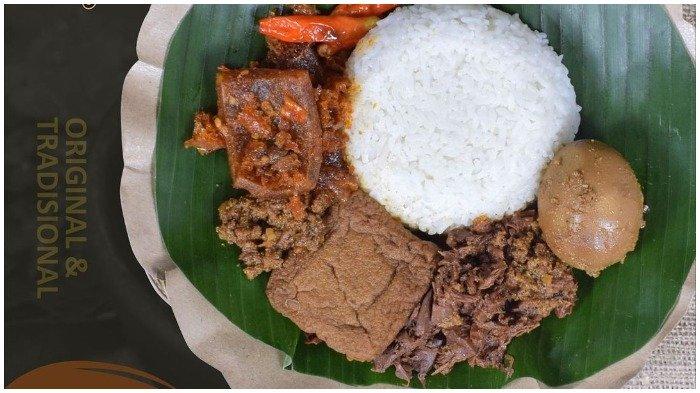 Seporsi Gudeg Yu Djum.