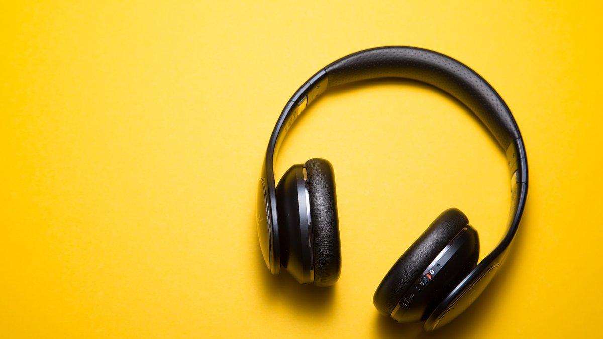 Ilustrasi headphone. Seorang wanita muda asal Tiongkok kini harus memakai alat bantu dengar untuk mengimbangi gangguan pendengarannya setelah ia tidur setiap malam dengan mendengarkan musik melalui headphone selama dua tahun.